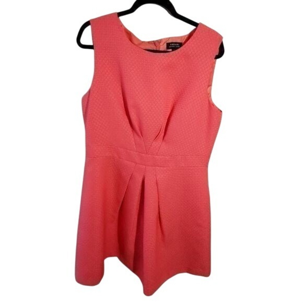 Tahari Arthur S Levine Coral Pink Textured Pleated Sleeveless Dress Size 16